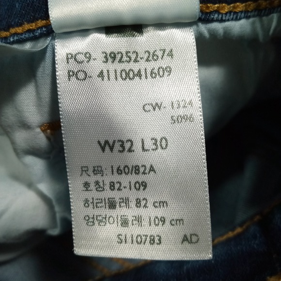 Levi's Women's 32x30 Bootcut Jeans Dark Wash Denim Stretch Mid Rise - Picture 3 of 10